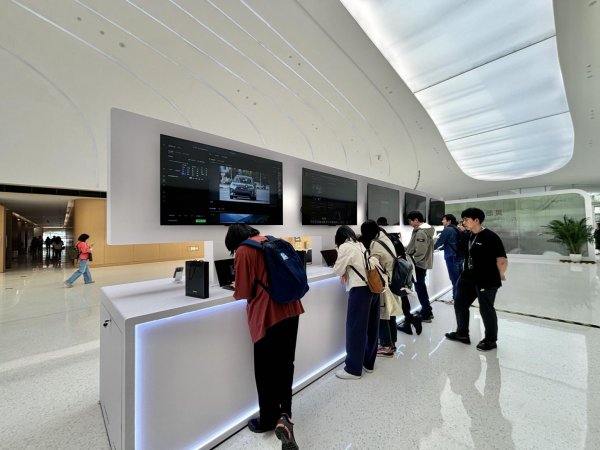 双融配资 可灵AI进入2.0时代，可用“文字+图片+视频”生成视频