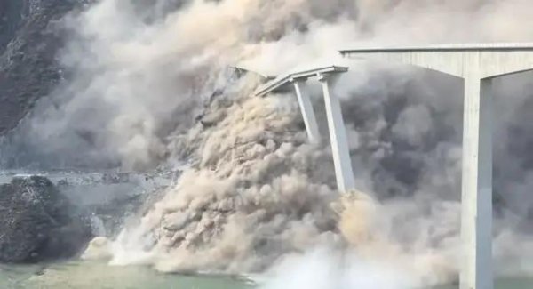 杨方策略 特大桥轰然垮塌，过度基建的隐患不可不防